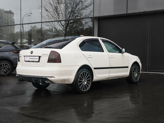 2011 Skoda Octavia DSG7 II (A5) Рестайлинг, белый, 650000 рублей, вид 4