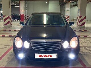 2008 Mercedes-Benz E-Класс 200 III (W211, S211) Рестайлинг, чёрный, 900000 рублей, вид 3