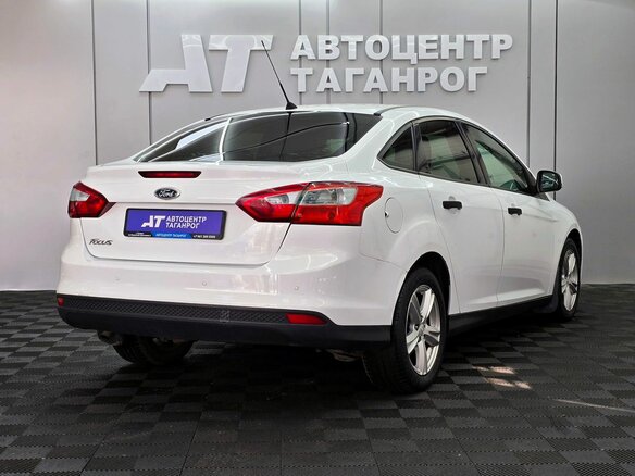 2013 Ford Focus III, белый, 899000 рублей - вид 1