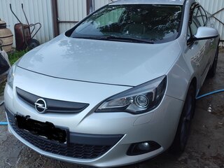 2013 Opel Astra GTC J Рестайлинг, серебристый, 850000 рублей, вид 2