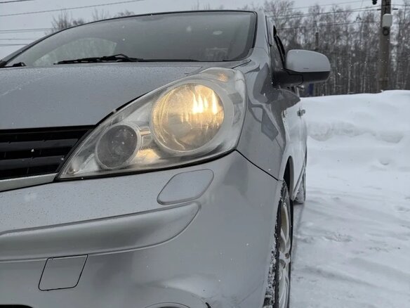 2010 Nissan Note I Рестайлинг, серебристый, 630000 рублей - вид 10