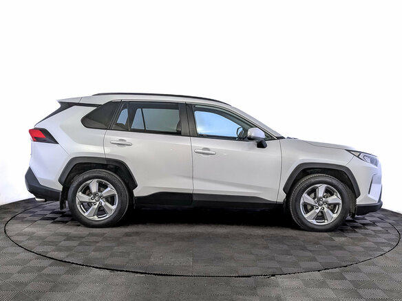 2021 Toyota RAV4 V (XA50), белый, 2865000 рублей - вид 3