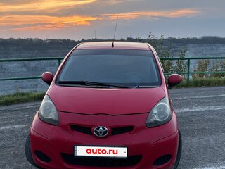 2009 Toyota Aygo I Рестайлинг, красный, 395000 рублей, вид 3