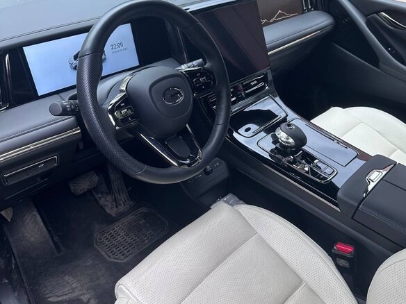 2023 GAC Trumpchi M8 Master Edition II, чёрный - вид 3