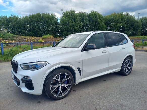 2018 BMW X5 M50d IV (G05/G18), белый, 6100000 рублей - вид 20