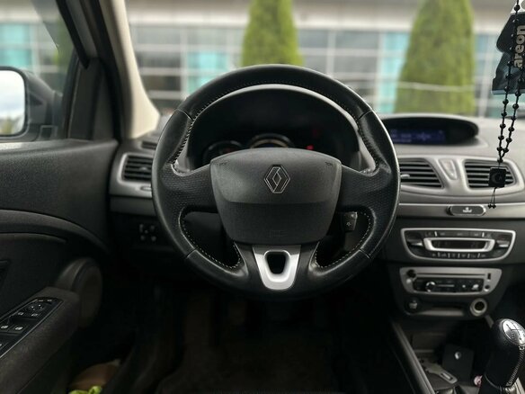 2013 Renault Megane III Рестайлинг, белый, 620000 рублей - вид 7