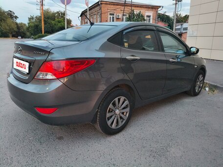 2013 Hyundai Accent IV, серый, 789000 рублей, вид 4