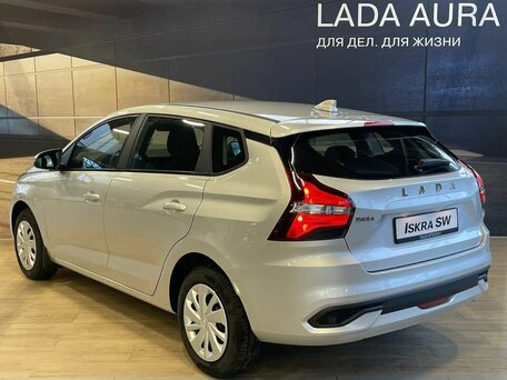 2026 Lada (ВАЗ) Iskra SW, серебристый, 1585000 рублей, вид 4