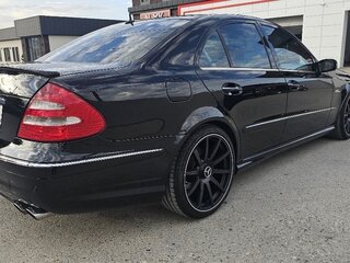 2004 Mercedes-Benz E-Класс 320 III (W211, S211), чёрный, 1280000 рублей, вид 5