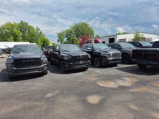 2026 Ram 1500 Crew Cab eTorque V Рестайлинг, чёрный, 12000000 рублей, вид 3