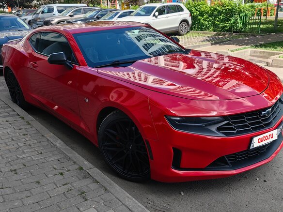 2019 Chevrolet Camaro 8-speed VI Рестайлинг, красный, 3390000 рублей - вид 2