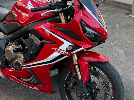 2020 Honda CBR 650R, красный, 790000 рублей, вид 1
