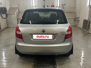2012 Skoda Fabia II Рестайлинг, серебристый, 620000 рублей, вид 3
