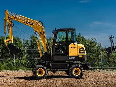 2025 LGCE E765F, жёлтый, 5050000 рублей, вид 1