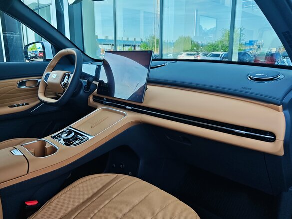 2026 Geely EX5 Гибрид EM-i, белый, 3829990 рублей - вид 18