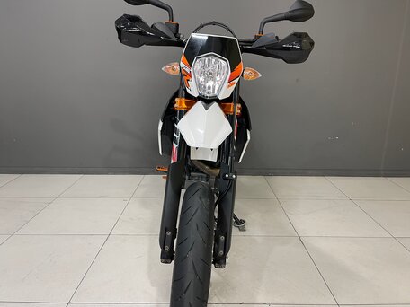 2017 KTM 690 SMC R, белый, 750000 рублей, вид 3
