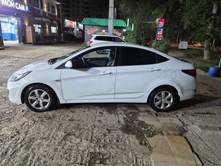 2011 Hyundai Solaris I, белый, 400000 рублей, вид 4