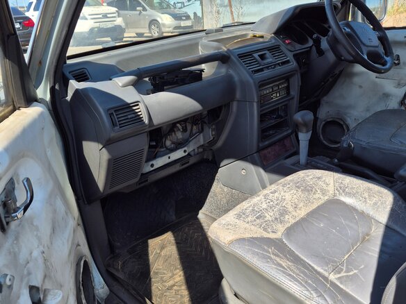 1994 Mitsubishi Pajero II, серебристый - вид 15