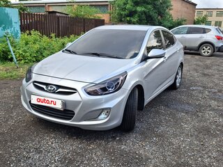 2012 Hyundai Solaris I, серебристый, 1200000 рублей, вид 2