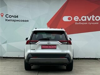 2020 Toyota RAV4 V (XA50), белый, 3100000 рублей, вид 5