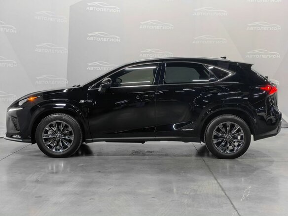 2020 Lexus NX 300h I Рестайлинг, чёрный, 4250000 рублей - вид 1