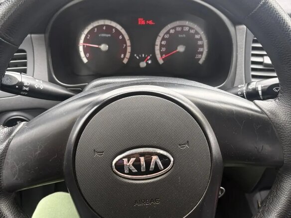 2010 Kia Rio II Рестайлинг, серебристый, 330000 рублей - вид 5