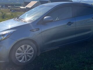 2015 Kia Rio 6-speed III, голубой, 700000 рублей, вид 3