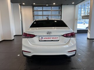 2017 Hyundai Solaris II, белый, 1072000 рублей, вид 4