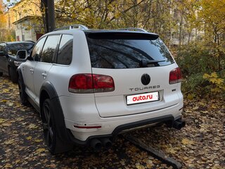 2008 Volkswagen Touareg I Рестайлинг, белый, 900000 рублей, вид 2