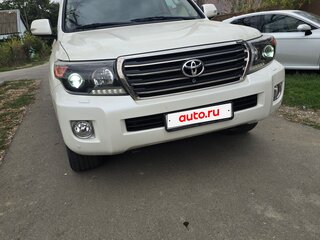 2014 Toyota Land Cruiser 200 Series Рестайлинг 1, белый, 4450000 рублей, вид 1