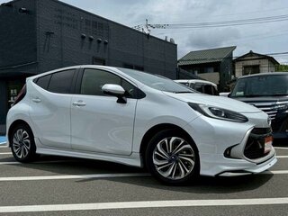 2023 Toyota Aqua II, белый, 1344000 рублей, вид 4