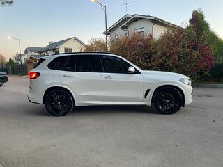 2022 BMW X5 40d IV (G05/G18), белый, 10000000 рублей, вид 4