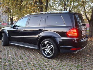 2012 Mercedes-Benz GL-Класс 500 I (X164) Рестайлинг, чёрный, 2550000 рублей, вид 4