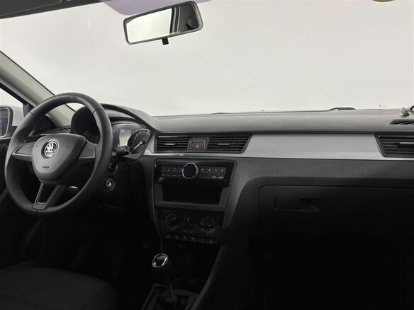 2018 Skoda Rapid I Рестайлинг, белый, 1055000 рублей - вид 11