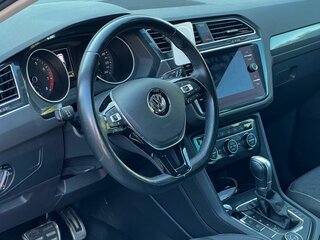 2018 Volkswagen Tiguan II, чёрный, 2249000 рублей, вид 4