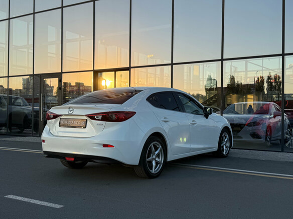 2015 Mazda 3 III (BM), белый, 1050000 рублей - вид 4