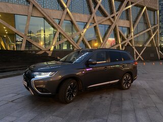 2022 Mitsubishi Outlander III Рестайлинг 3, серый, 2500000 рублей, вид 3