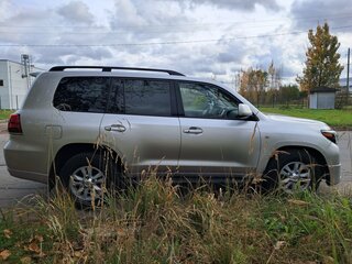 2008 Toyota Land Cruiser 200 Series, серебристый, 2450000 рублей, вид 4