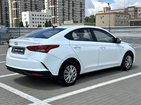 2021 Hyundai Solaris II Рестайлинг, белый - вид 3