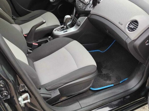 2013 Chevrolet Cruze I Рестайлинг, чёрный, 730000 рублей - вид 4
