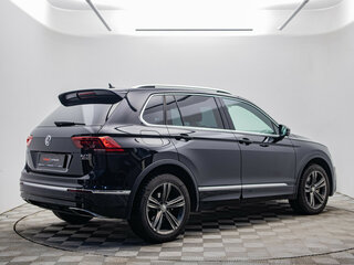 2017 Volkswagen Tiguan II, чёрный, 2815000 рублей, вид 5