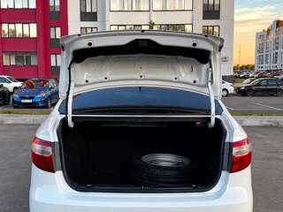 2014 Kia Rio 5-speed III, белый, 700000 рублей, вид 5