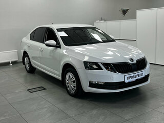 2019 Skoda Octavia III (A7) Рестайлинг, белый, 1400000 рублей, вид 2