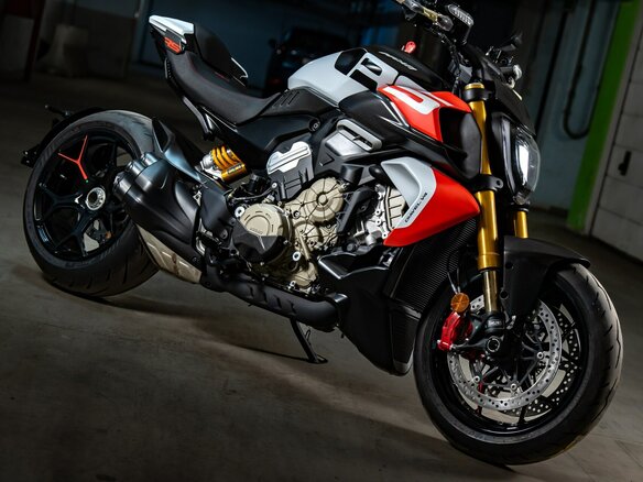 2026 Ducati Diavel V4, белый, 4350000 рублей - вид 3