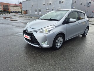 2019 Toyota Vitz III (XP130) Рестайлинг, серебристый, 1250000 рублей, вид 1
