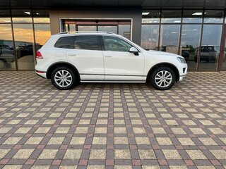 2015 Volkswagen Touareg II Рестайлинг, белый, 2440000 рублей, вид 4