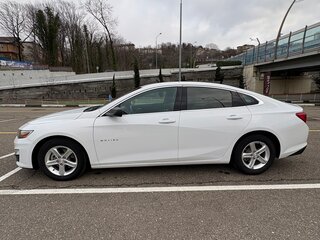 2020 Chevrolet Malibu IX Рестайлинг, белый, 1400000 рублей, вид 5