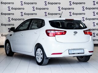 2013 Kia Rio 4-speed III, белый, 1050000 рублей, вид 4
