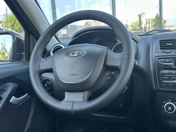 2017 Lada (ВАЗ) Granta I, красный, 439000 рублей - вид 12