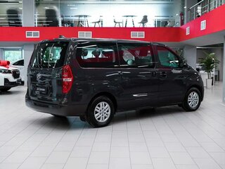 2019 Hyundai H-1 II Рестайлинг 2, коричневый, 2390000 рублей, вид 2